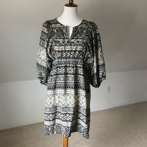 H&M Dresses & Skirts - Balloon Sleeve Empire Waist Dress